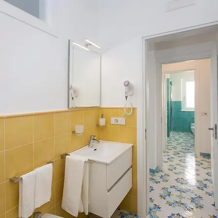Domus Teresia - Amalfi Coast 弗洛里