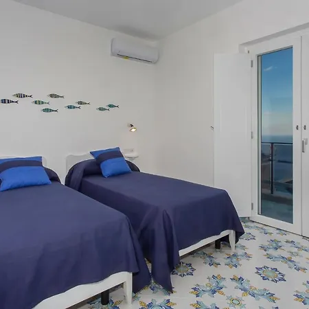 アパート Domus Teresia - Amalfi Coast フローレ